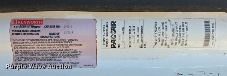 image for item DW8699 2020 Kenworth T880 semi truck