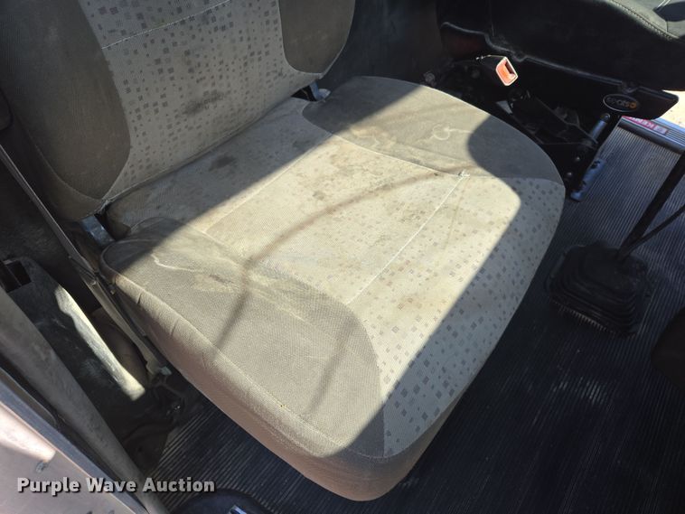 image for item DW8700 2020 Kenworth T800 semi truck