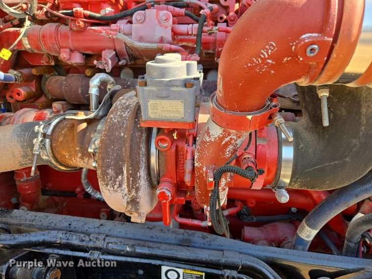 image for item DW8700 2020 Kenworth T800 semi truck