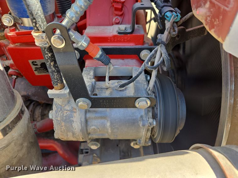 image for item DW8700 2020 Kenworth T800 semi truck