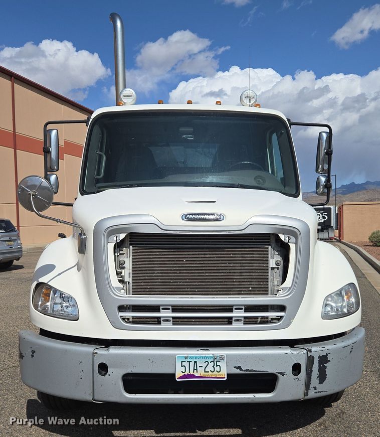 image for item EC0924 2016 Freightliner 11M semi truck