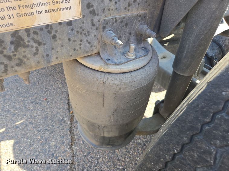 image for item EC0924 2016 Freightliner 11M semi truck