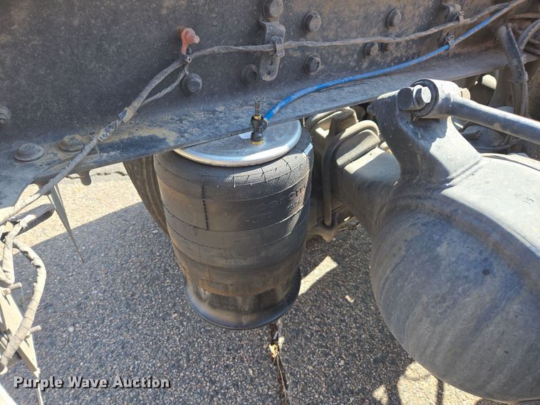 image for item EC0924 2016 Freightliner 11M semi truck