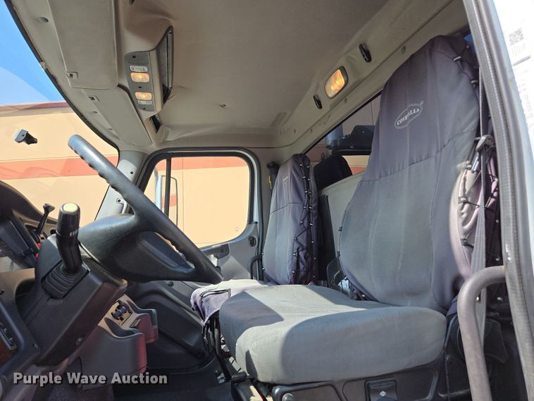 image for item EC0924 2016 Freightliner 11M semi truck