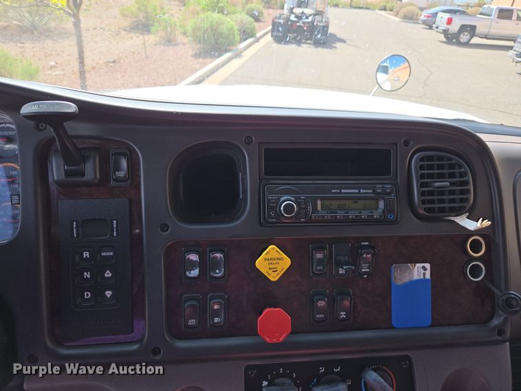 image for item EC0924 2016 Freightliner 11M semi truck