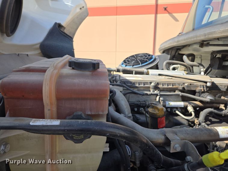 image for item EC0924 2016 Freightliner 11M semi truck