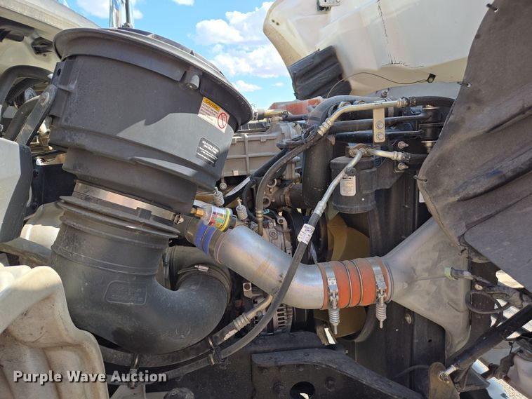 image for item EC0924 2016 Freightliner 11M semi truck