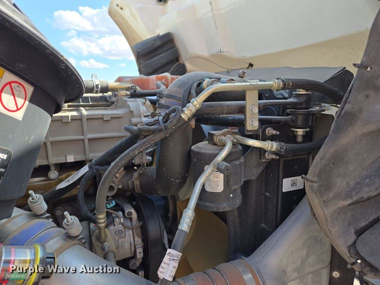 image for item EC0924 2016 Freightliner 11M semi truck