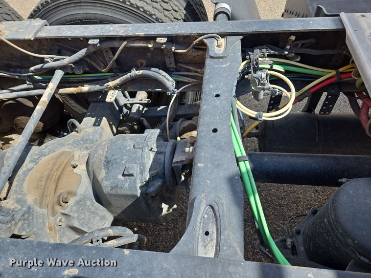 image for item EC0925 2016 Freightliner 11M semi truck