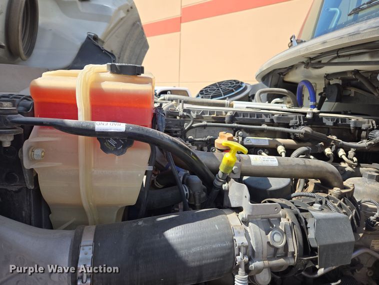 image for item EC0925 2016 Freightliner 11M semi truck