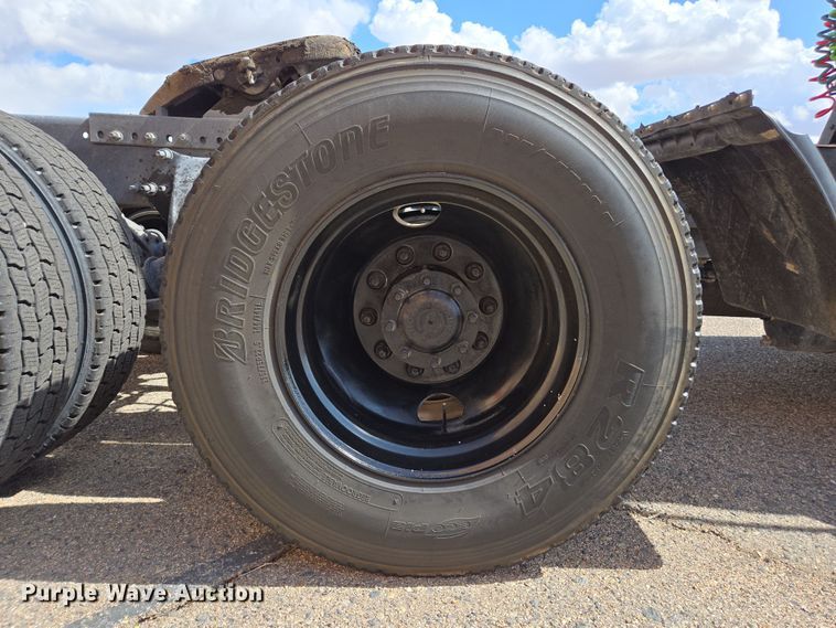 image for item EC0925 2016 Freightliner 11M semi truck