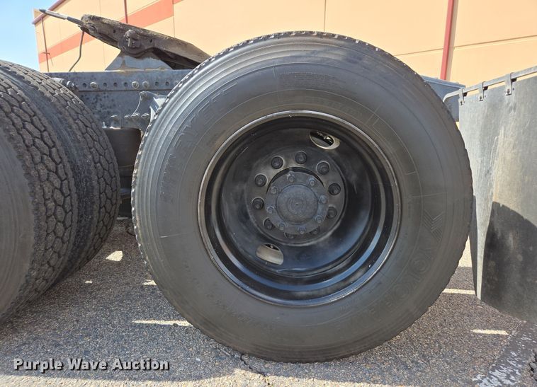 image for item EC0925 2016 Freightliner 11M semi truck