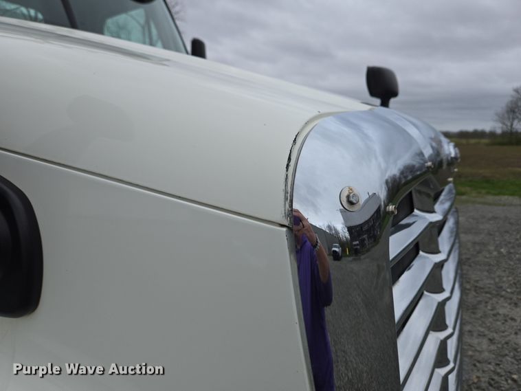 image for item EC4163 2012 Freightliner Cascadia semi truck