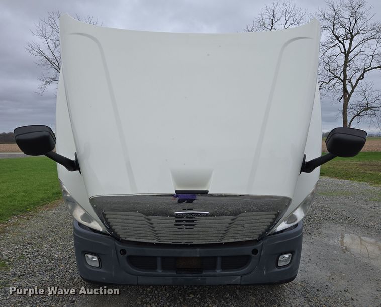 image for item EC4163 2012 Freightliner Cascadia semi truck