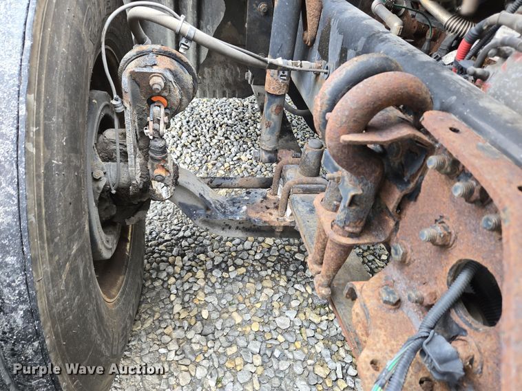 image for item EC4163 2012 Freightliner Cascadia semi truck