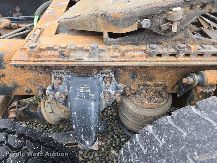 image for item EC4163 2012 Freightliner Cascadia semi truck