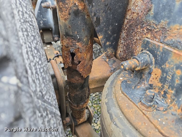 image for item EC4163 2012 Freightliner Cascadia semi truck