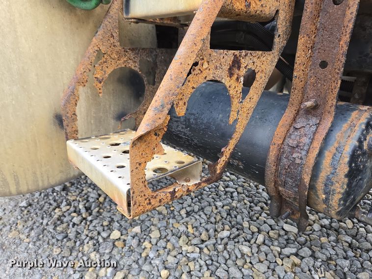 image for item EC4163 2012 Freightliner Cascadia semi truck