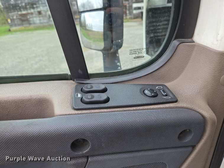 image for item EC4163 2012 Freightliner Cascadia semi truck