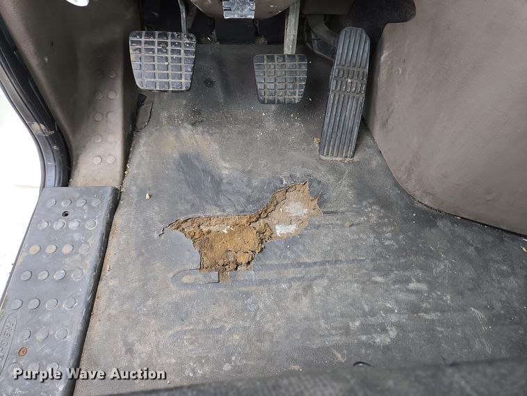 image for item EC4163 2012 Freightliner Cascadia semi truck