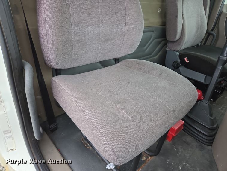 image for item EC4163 2012 Freightliner Cascadia semi truck