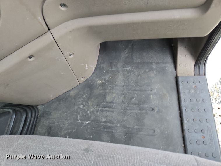 image for item EC4163 2012 Freightliner Cascadia semi truck