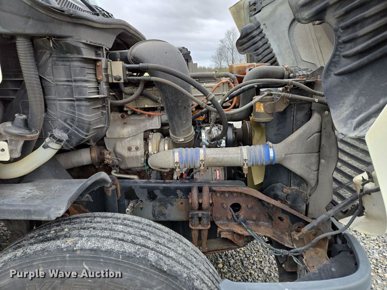 image for item EC4163 2012 Freightliner Cascadia semi truck