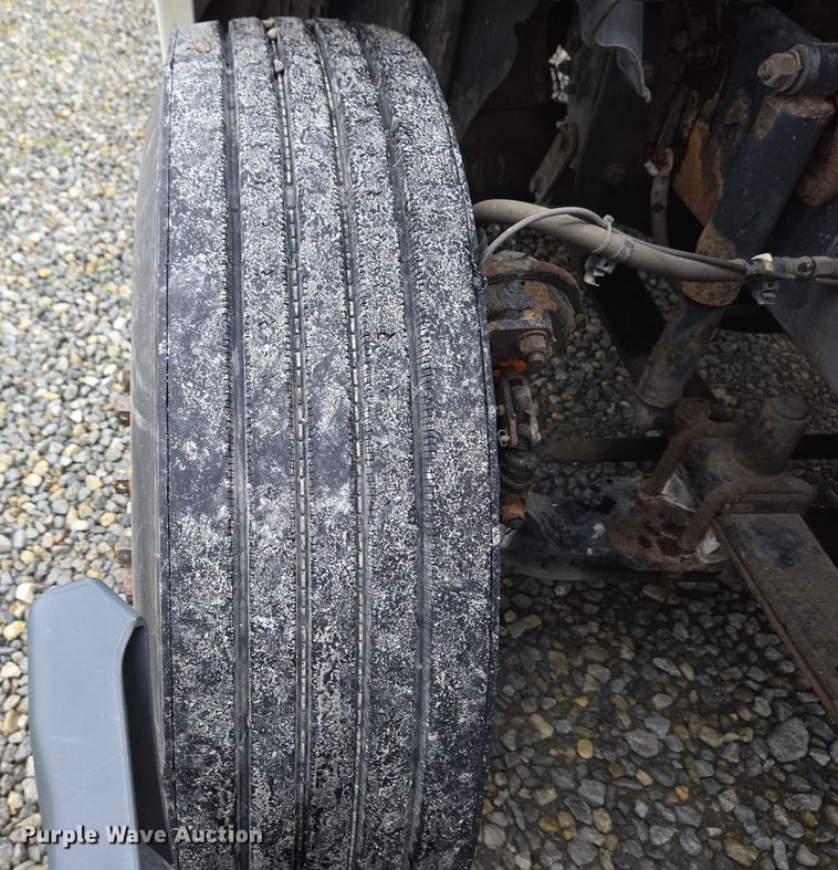 image for item EC4163 2012 Freightliner Cascadia semi truck