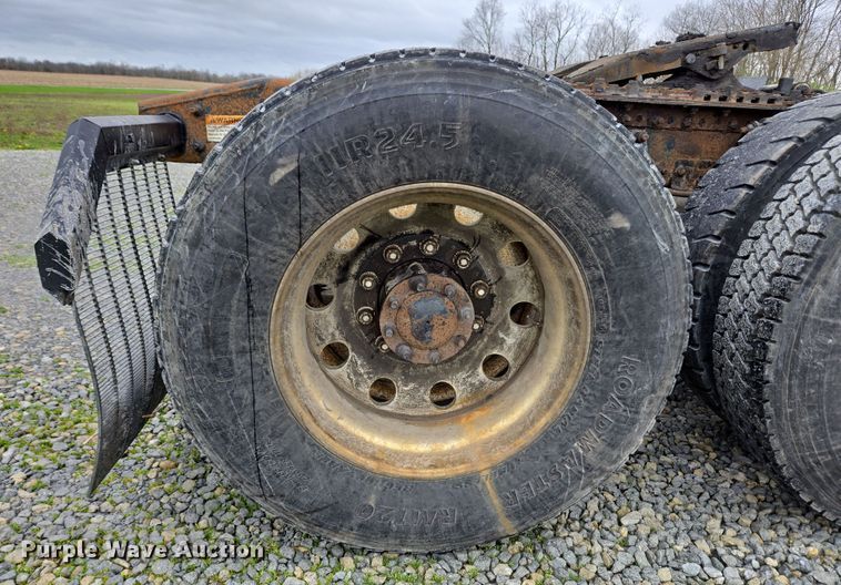 image for item EC4163 2012 Freightliner Cascadia semi truck