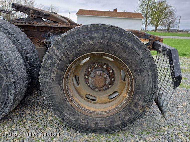 image for item EC4163 2012 Freightliner Cascadia semi truck