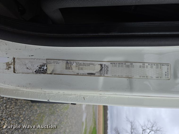 image for item EC4163 2012 Freightliner Cascadia semi truck