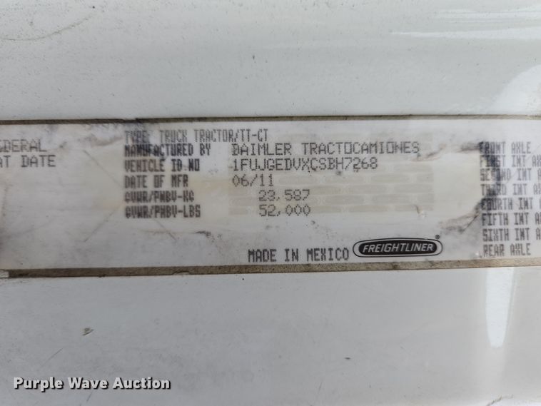 image for item EC4163 2012 Freightliner Cascadia semi truck