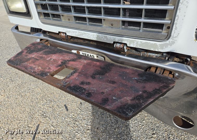 image for item ED2501 2005 Mack CH613 semi truck