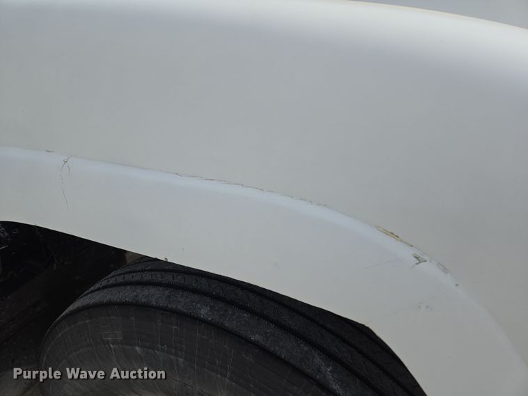 image for item ED2501 2005 Mack CH613 semi truck