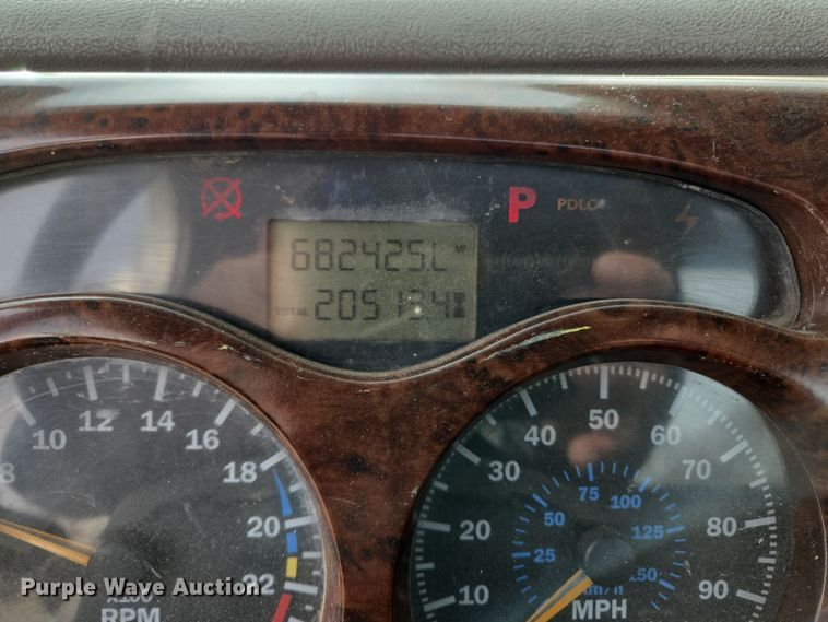 image for item ED2501 2005 Mack CH613 semi truck