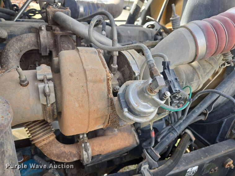 image for item ED2501 2005 Mack CH613 semi truck