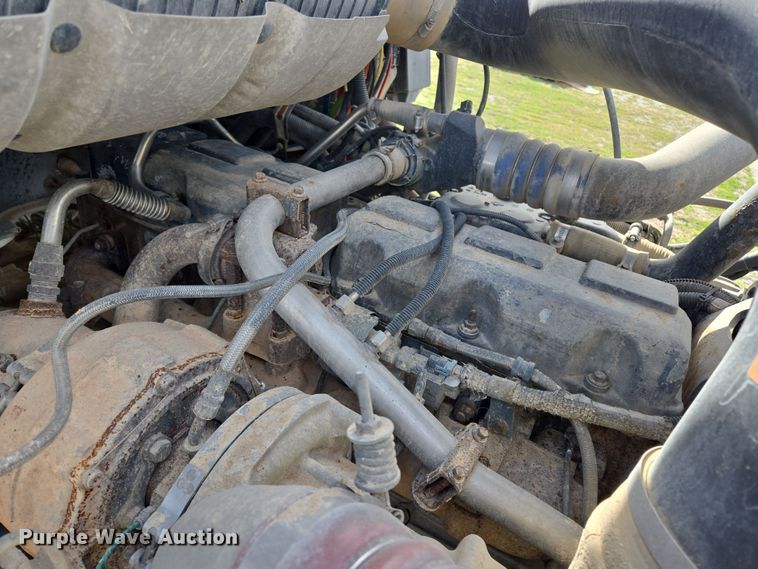 image for item ED2501 2005 Mack CH613 semi truck