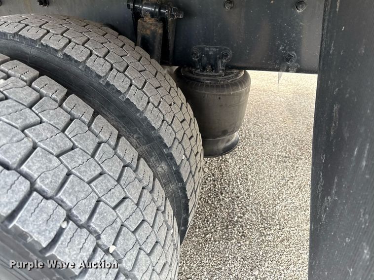 image for item ED4133 2020 Freightliner Business Class M2 box truck