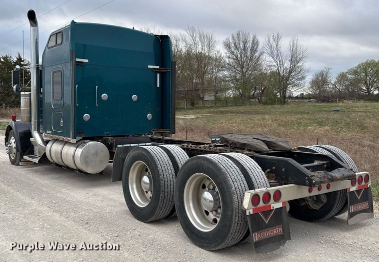 image for item ED4173 1999 Kenworth W900 semi truck
