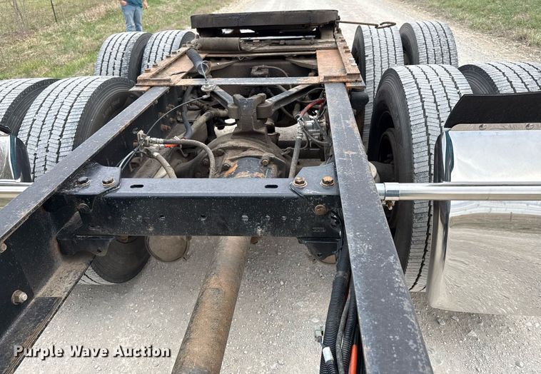 image for item ED4173 1999 Kenworth W900 semi truck