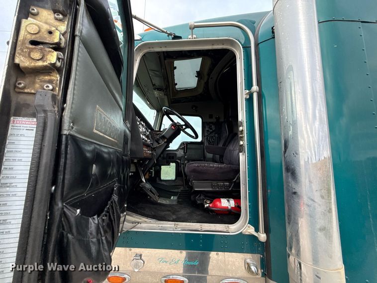 image for item ED4173 1999 Kenworth W900 semi truck