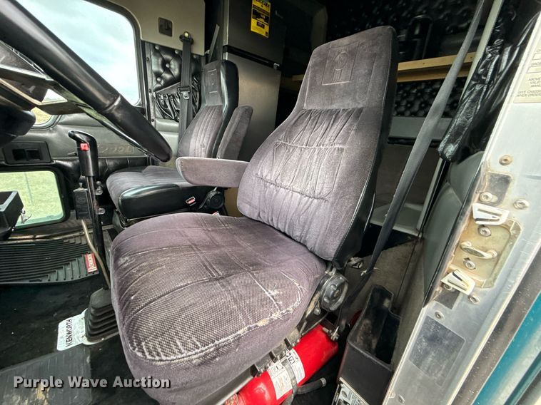 image for item ED4173 1999 Kenworth W900 semi truck