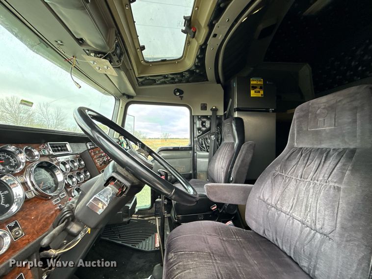 image for item ED4173 1999 Kenworth W900 semi truck