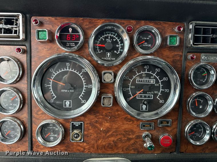 image for item ED4173 1999 Kenworth W900 semi truck