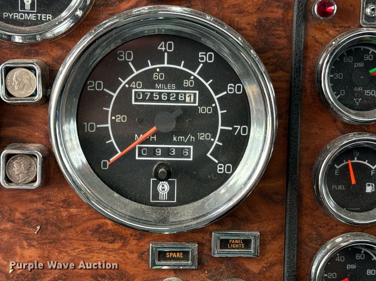 image for item ED4173 1999 Kenworth W900 semi truck