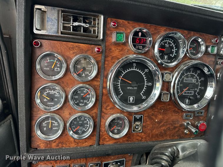 image for item ED4173 1999 Kenworth W900 semi truck