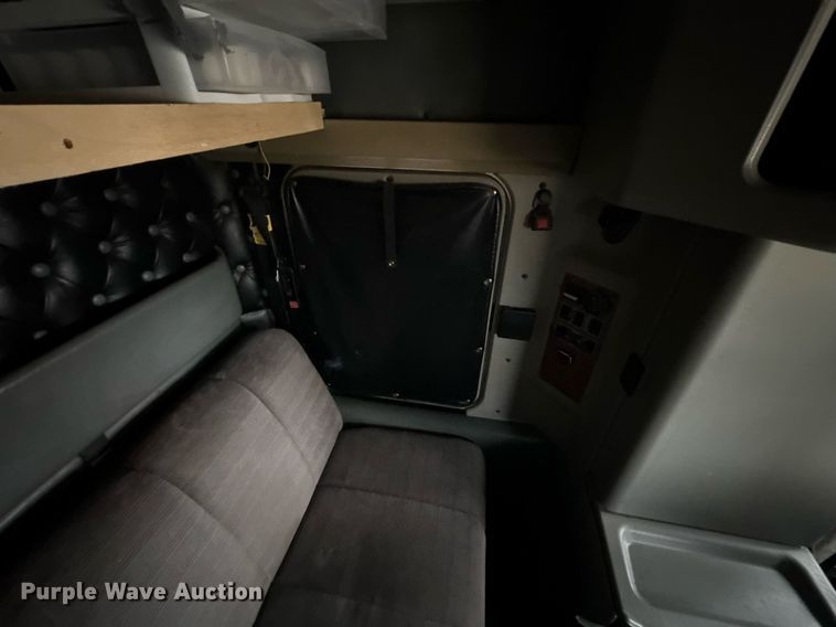 image for item ED4173 1999 Kenworth W900 semi truck