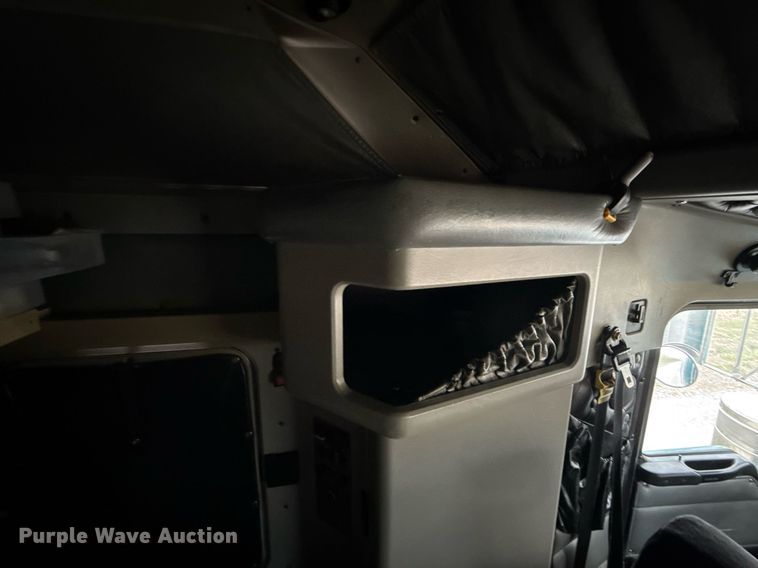 image for item ED4173 1999 Kenworth W900 semi truck