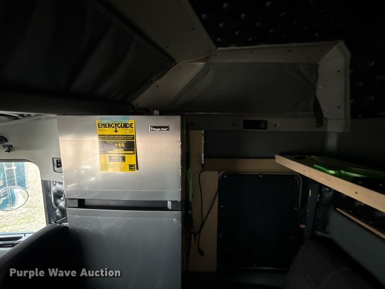 image for item ED4173 1999 Kenworth W900 semi truck