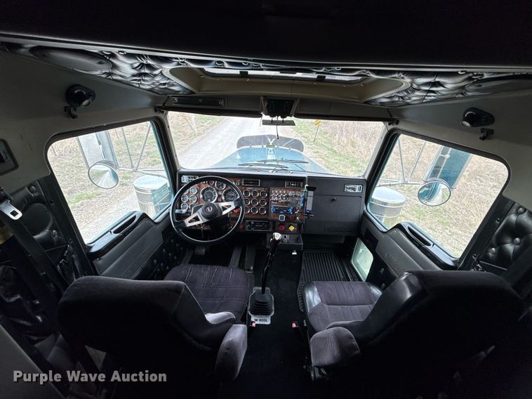 image for item ED4173 1999 Kenworth W900 semi truck